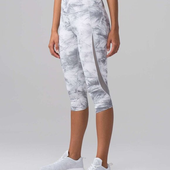 Lululemon Pace Perfect Crop (17") Breeze By White Light Cast / Light Cast Size 8 - Picture 12 of 14